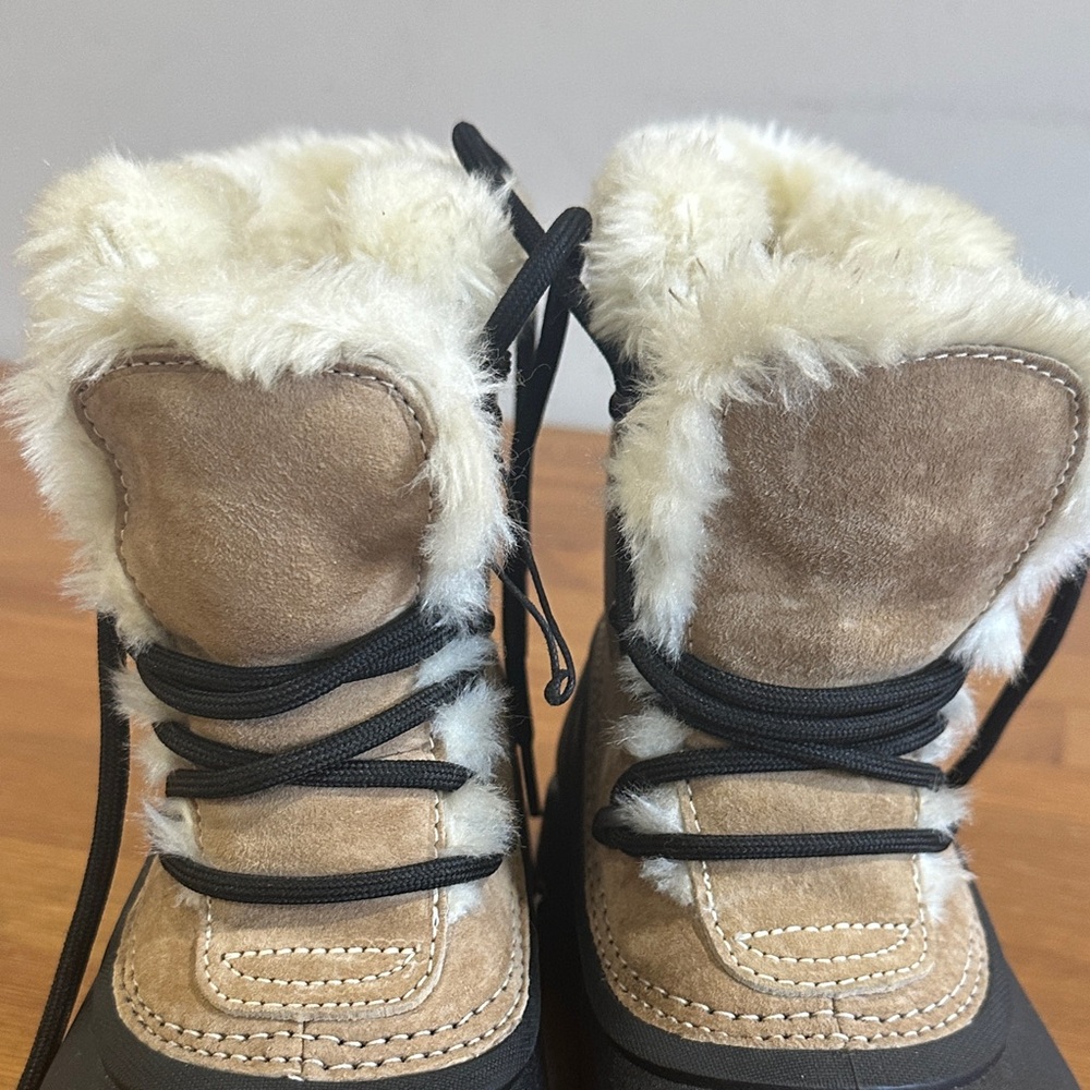 Sorel Women's Tan and Black Ankle Boots - Picture 10 of 16
